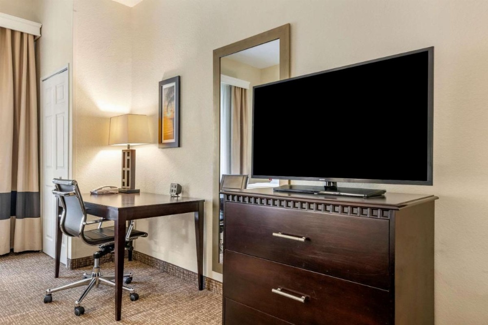 Room image 4